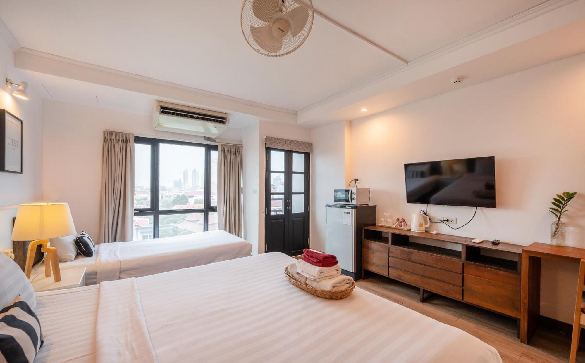 The Corner Lodge - Sha Extra Plus Pattaya Ngoại thất bức ảnh